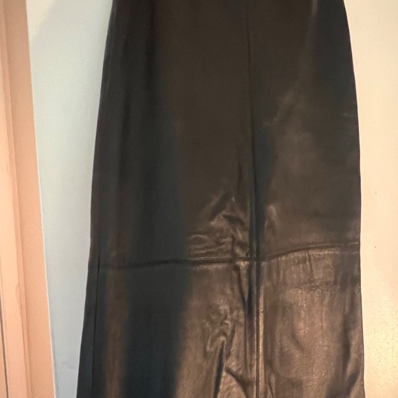 BCBG long leather skirt - Picture 5 of 14